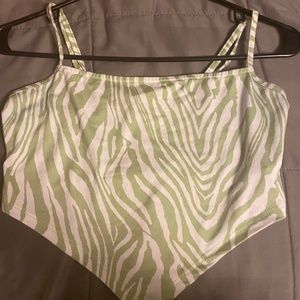 WHITE AND GREEN CROP TOP